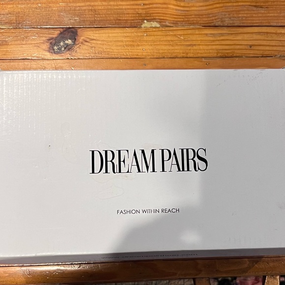 Dream Pairs Women's Elegant Black Flats - Picture 6 of 6